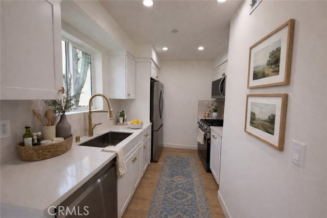 Detail Gallery Image 18 of 26 For 415 N La Fayette Park, Los Angeles,  CA 90026 - – Beds | – Baths