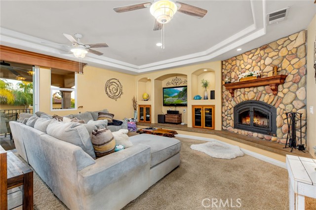 Detail Gallery Image 12 of 69 For 22088 Mustang Ct, Canyon Lake,  CA 92587 - 5 Beds | 4 Baths