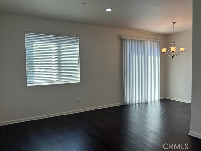 Detail Gallery Image 3 of 32 For 12259 Lima Way, Sylmar,  CA 91342 - 4 Beds | 3 Baths