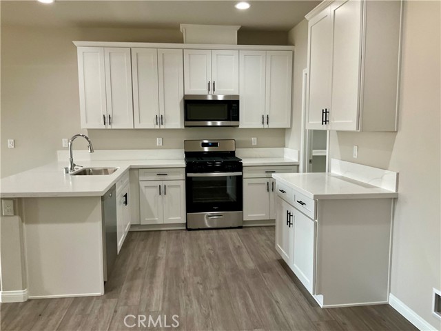 Detail Gallery Image 11 of 34 For 5103 Cohiba Ct, Bakersfield,  CA 93307 - 6 Beds | 3 Baths