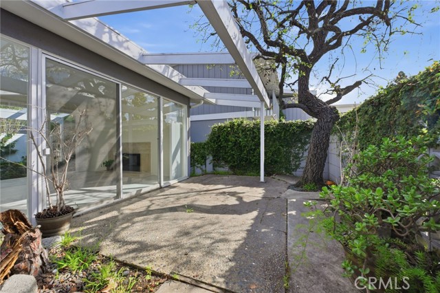 Detail Gallery Image 3 of 27 For 1510 Westcliff Dr #1,  Newport Beach,  CA 92660 - 2 Beds | 2 Baths