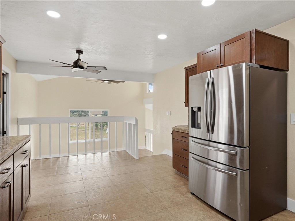 https://media.crmls.org/medias/a3413a03-7281-4d80-8756-78e3e6dc4807.jpg?preset=X-Large