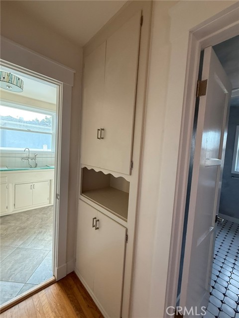 Detail Gallery Image 15 of 31 For 1645 21st St, Manhattan Beach,  CA 90266 - 3 Beds | 1 Baths