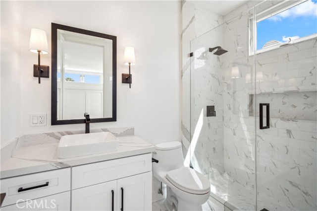 439 1/2 Carnation Avenue, Corona del Mar CA: https://media.crmls.org/medias/a3418fa9-5d3f-45d6-b615-b334e94fa0b4.jpg