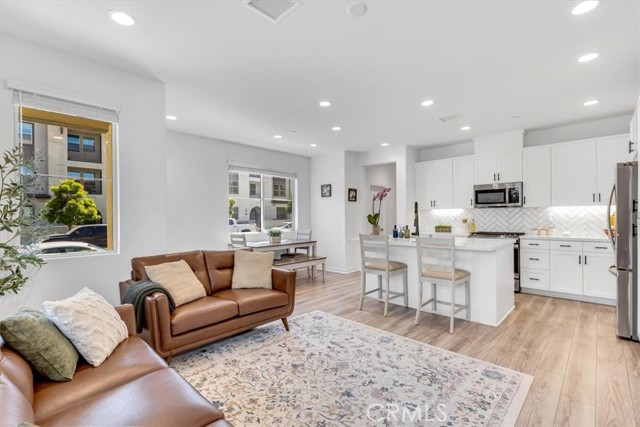 Front Image Thumbnail for CROC26086825