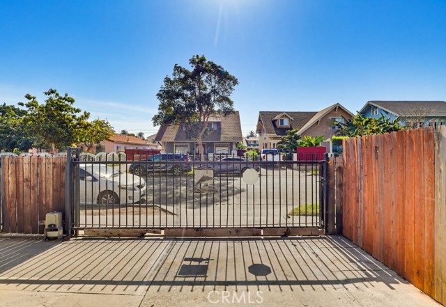 Detail Gallery Image 20 of 20 For 3941 Wisconsin, Los Angeles,  CA 90037 - 2 Beds | 1/1 Baths