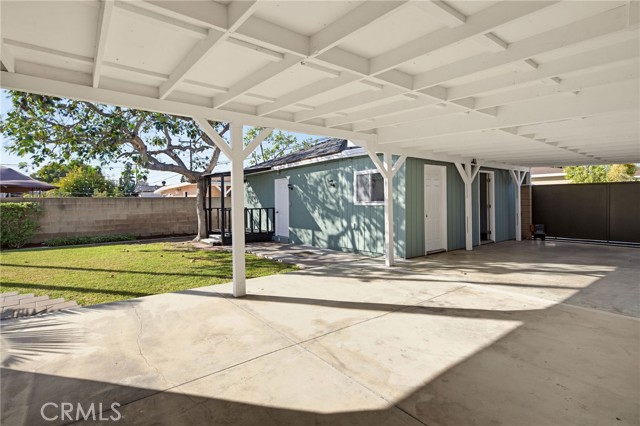 4219 Artesia photo 40