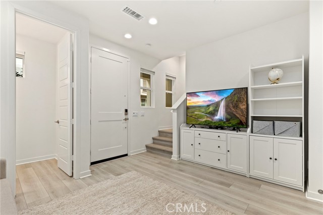 Detail Gallery Image 3 of 54 For 67 Sanctuary Ln, Mission Viejo,  CA 92692 - 3 Beds | 3/1 Baths