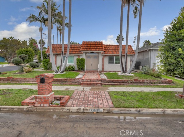 3090 Elm Ave, Long Beach, CA 90807