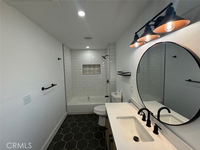 Detail Gallery Image 9 of 35 For 1805 Martin Luther King Bld, Riverside,  CA 92507 - 5 Beds | 2/1 Baths