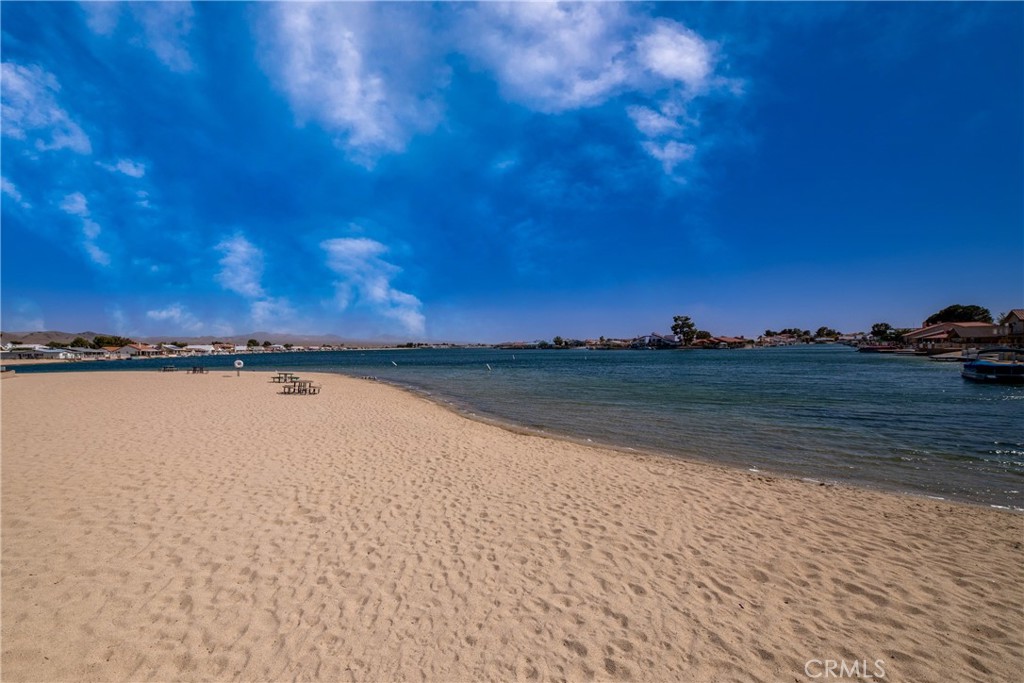 https://media.crmls.org/medias/a346e489-d32d-45fc-ab80-ba73c1dc8643.jpg?preset=X-Large