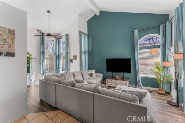 Detail Gallery Image 2 of 34 For 44200 Gillan Ave, Lancaster,  CA 93535 - 4 Beds | 3 Baths