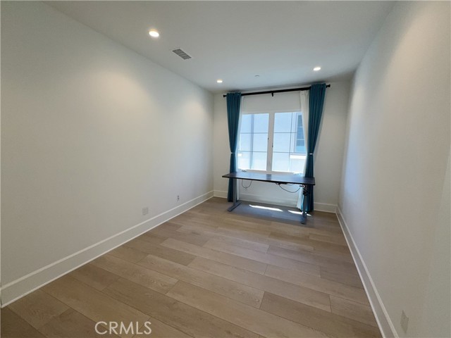 160 Statura, Irvine CA: https://media.crmls.org/medias/a347afb7-67a3-49db-8003-6fc1a6afaa7b.jpg