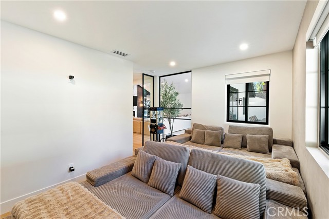 Detail Gallery Image 55 of 75 For 22269 Avenue San Luis, Woodland Hills,  CA 91364 - 5 Beds | 5/1 Baths