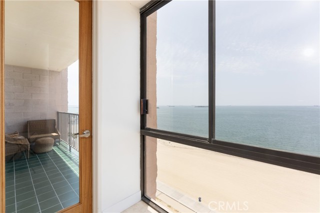 1750 E Ocean Boulevard, Long Beach CA: https://media.crmls.org/medias/a3483c30-7a4c-4ef3-9386-f8954bdb974c.jpg