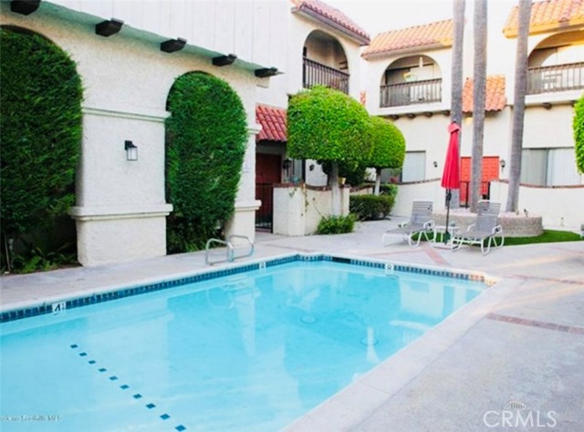 300 N Isabel Street, Glendale CA: https://media.crmls.org/medias/a349870c-2dc1-452d-b5a3-3ae27fc4f216.jpg