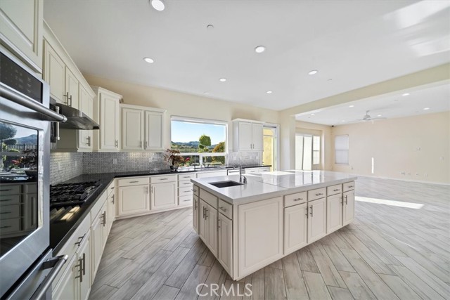 Detail Gallery Image 30 of 61 For 3094 Crystal Ridge Ln, Colton,  CA 92324 - 5 Beds | 5/1 Baths