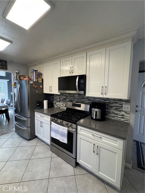475 Whitney Avenue, Vallejo CA: https://media.crmls.org/medias/a34a453a-733e-412b-b0a3-0b4452bd652d.jpg