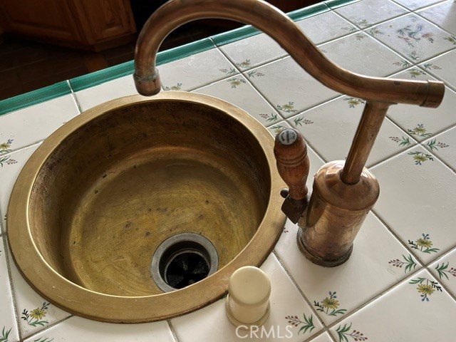 https://media.crmls.org/medias/a34ab231-9ad7-4884-b3e0-73b649352760.jpg?preset=X-Large