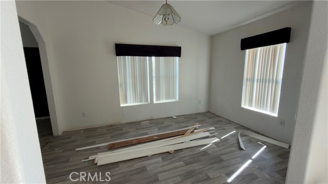 Image 28 of 53 For 18420 Decker