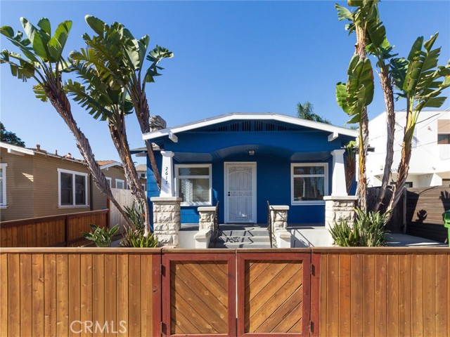 Detail Gallery Image 2 of 46 For 2617 S Pacific Ave a,  San Pedro,  CA 90731 - 2 Beds | 1 Baths