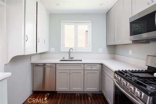 455 E Sacramento Street, Altadena CA: https://media.crmls.org/medias/a34be425-f125-4c3c-be0f-e279c3a404cd.jpg