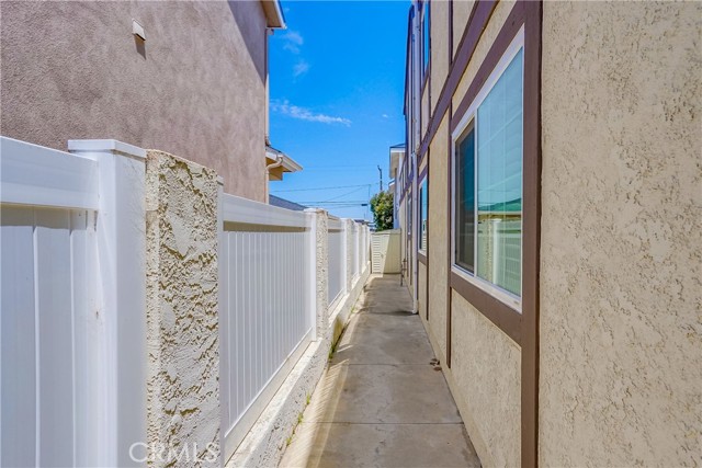 1910 Harriman Lane, Redondo Beach, California 90278, 3 Bedrooms Bedrooms, ,2 BathroomsBathrooms,Residential,Sold,Harriman,SB22162581