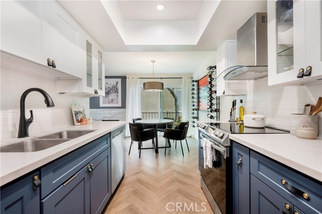 Detail Gallery Image 1 of 1 For 5870 Green Valley Cir #212,  Culver City,  CA 90230 - 1 Beds | 1 Baths