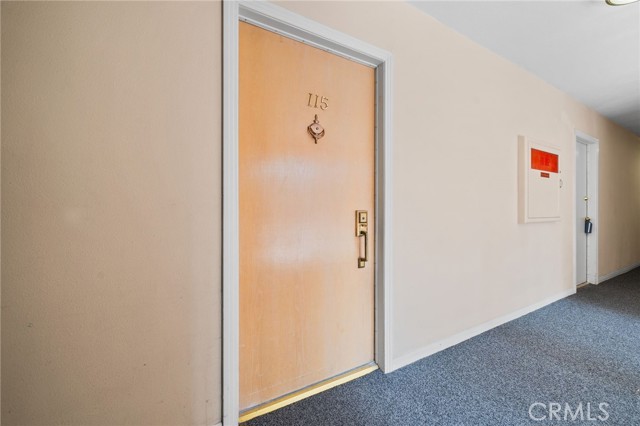 Detail Gallery Image 3 of 22 For 4915 Tyrone #115,  Sherman Oaks,  CA 91423 - 1 Beds | 1/1 Baths