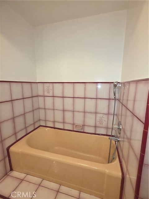238 S Detroit Street, Los Angeles CA: https://media.crmls.org/medias/a34d1cda-739c-4184-82b8-67fc498e8dc0.jpg