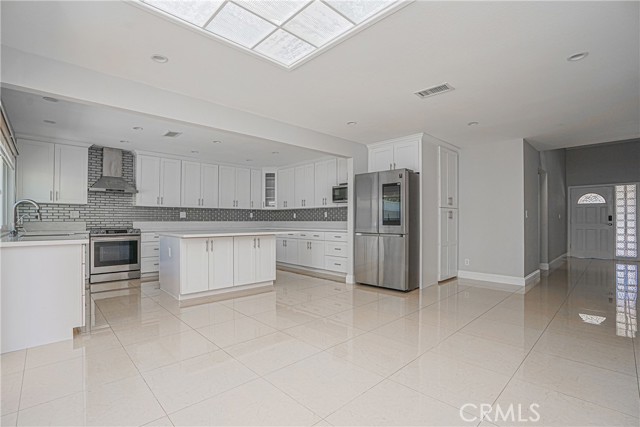 6053 Ronald Circle, Cypress CA: https://media.crmls.org/medias/a34d220f-1f82-409d-8fa5-364d77fe76fc.jpg