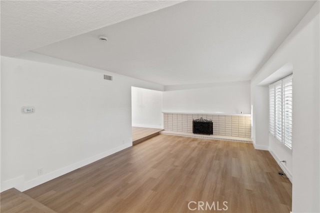 13711 Farmington Road, Tustin CA: https://media.crmls.org/medias/a34d2af7-9bb1-44db-8764-0bdfa2089ec4.jpg
