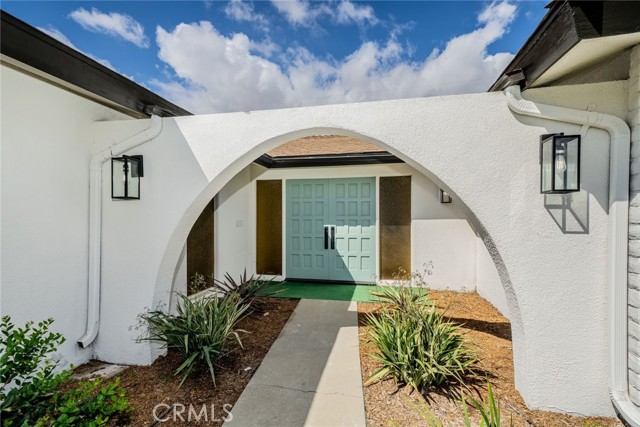 Detail Gallery Image 2 of 14 For 455 S Walnut St, Hemet,  CA 92543 - 2 Beds | 2 Baths