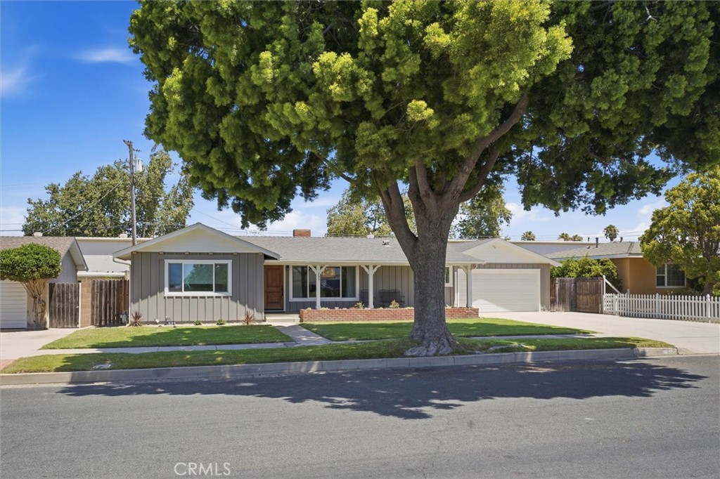 323 E Park