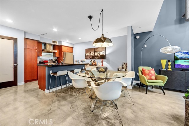 Detail Gallery Image 9 of 31 For 1120 N El Centro #5,  Los Angeles,  CA 90038 - 2 Beds | 2/1 Baths