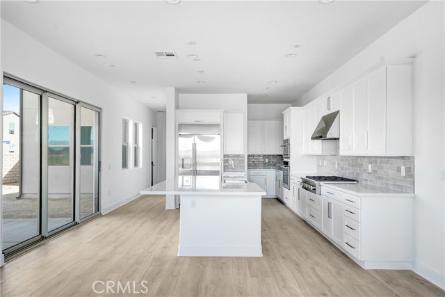 27333 Creekwood Lane, Valencia CA: https://media.crmls.org/medias/a34ee9f8-6a62-493a-a062-b5fe0c206e57.jpg