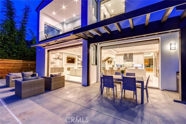 12732 Hortense Street, Studio City CA: https://media.crmls.org/medias/a34eeb4d-ed15-4ecb-9bd1-cca6af42a831.jpg