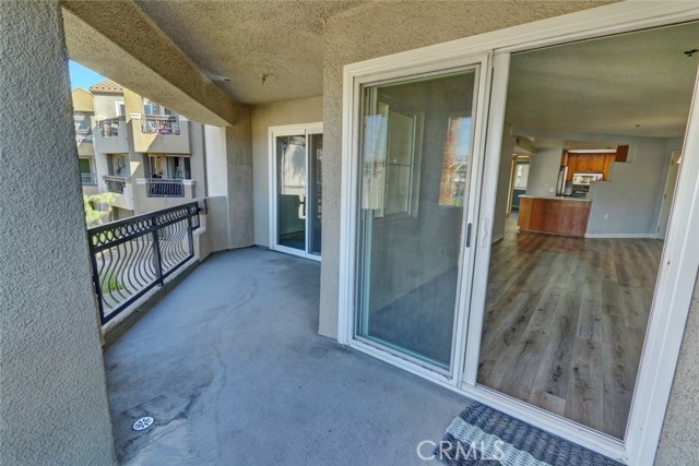 Detail Gallery Image 8 of 40 For 310 Lake St #213,  Huntington Beach,  CA 92648 - 2 Beds | 2 Baths