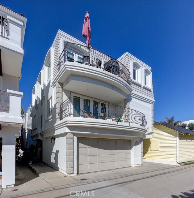 Detail Gallery Image 41 of 41 For 417 Crest Dr, Manhattan Beach,  CA 90266 - 3 Beds | 3/1 Baths