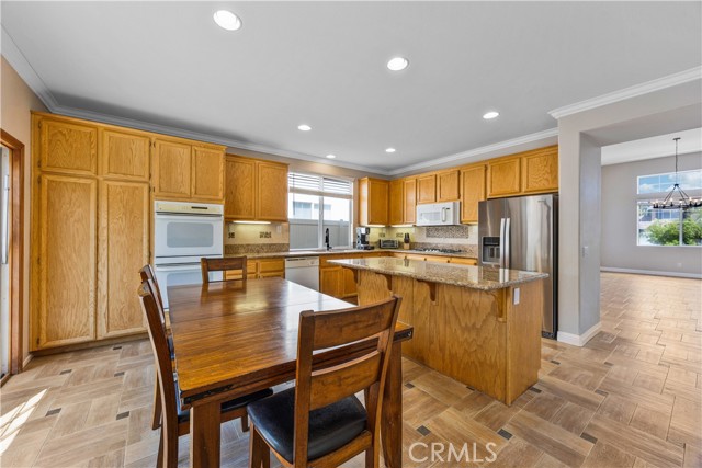 540 Newport Circle, Corona CA: https://media.crmls.org/medias/a35039e0-d706-4812-87a9-3f88b3bd8954.jpg