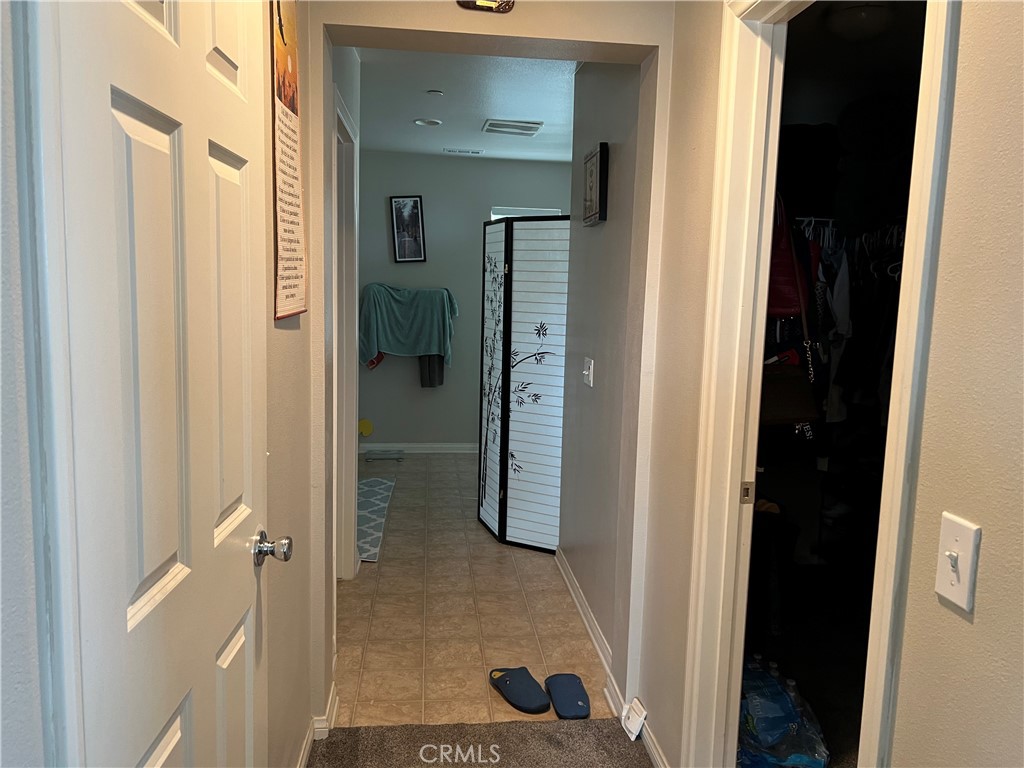 https://media.crmls.org/medias/a35084f3-57f0-4c3b-be24-a388913809f0.jpg?preset=X-Large