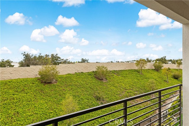 281 Burwood, Lake Forest CA: https://media.crmls.org/medias/a3511ce9-a6c1-4380-acd4-521adc6be656.jpg