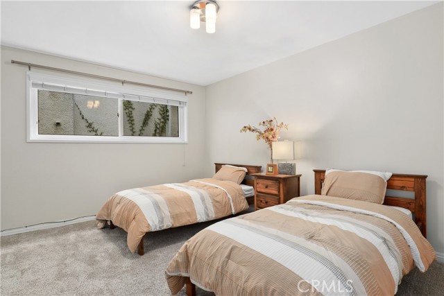 930 3rd Street, Santa Monica CA: https://media.crmls.org/medias/a3513477-36f4-46de-810c-07eb33eefd08.jpg