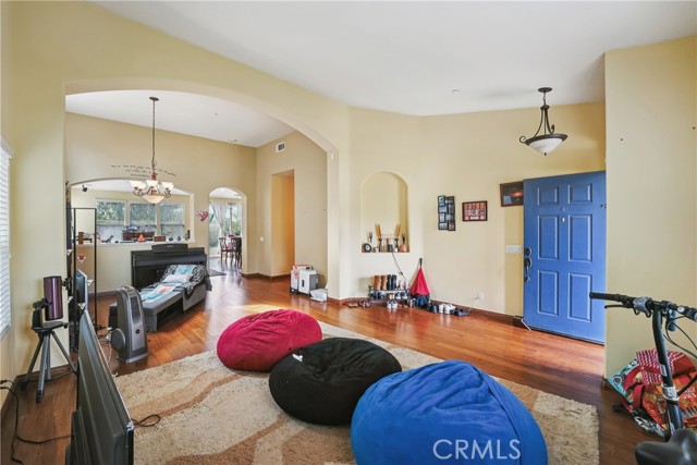 14987 Pepperdine, Fontana CA: https://media.crmls.org/medias/a351a24f-219e-48ae-aedc-9afd26d3c436.jpg