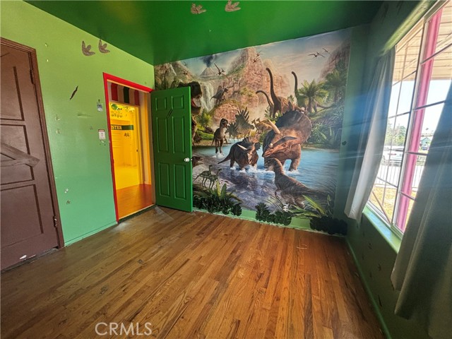 Detail Gallery Image 12 of 35 For 7032 Stansbury Ave, Van Nuys,  CA 91405 - 4 Beds | 3 Baths