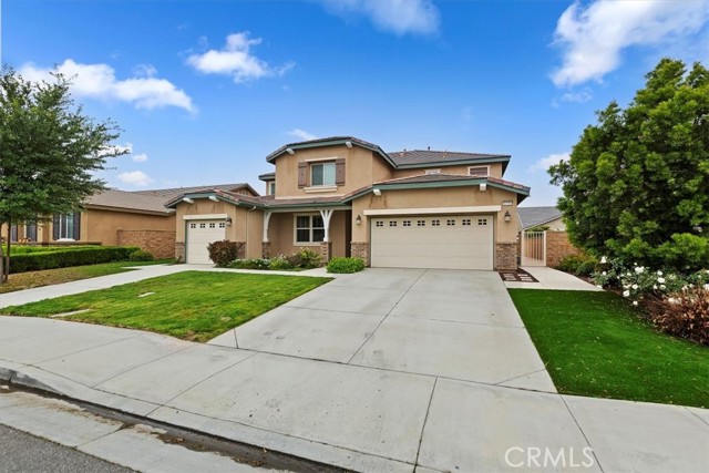 Detail Gallery Image 2 of 40 For 6136 Peregrine Dr, Jurupa Valley,  CA 91752 - 6 Beds | 3/1 Baths