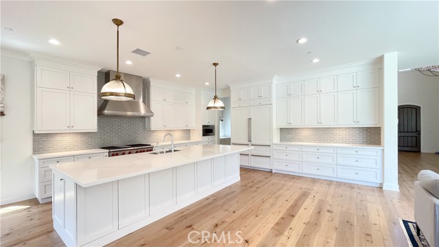 94 Interstellar, Irvine CA: https://media.crmls.org/medias/a353dc14-1959-44d4-ade0-7288b8f23deb.jpg