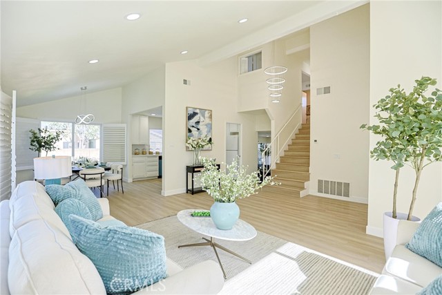 Detail Gallery Image 12 of 68 For 2301 W Manly, Santa Ana,  CA 92704 - 4 Beds | 2/1 Baths