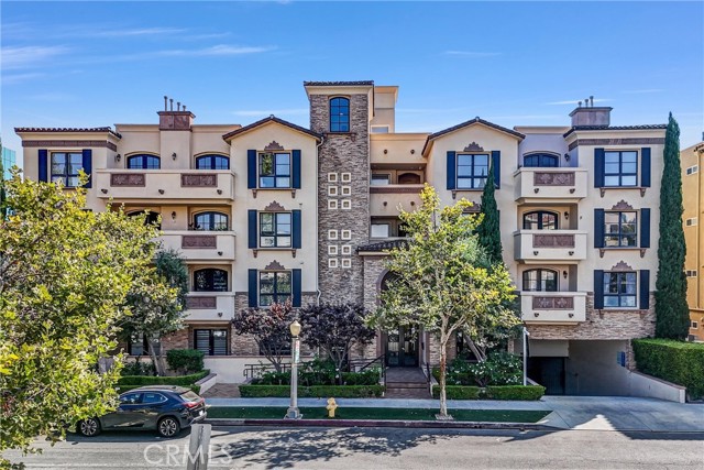 12026 Hoffman Street, Studio City CA: https://media.crmls.org/medias/a3545753-32d9-4a87-8f02-fb24bbe44042.jpg