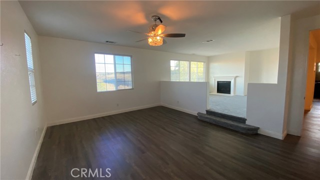 Detail Gallery Image 12 of 34 For 53051 Imperial, Lake Elsinore,  CA 92532 - 4 Beds | 2/1 Baths